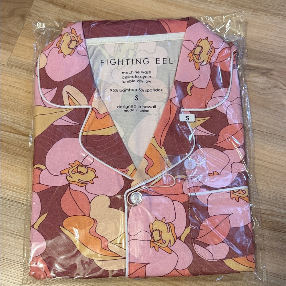 BNWT. Fighting Eel Pajama Set